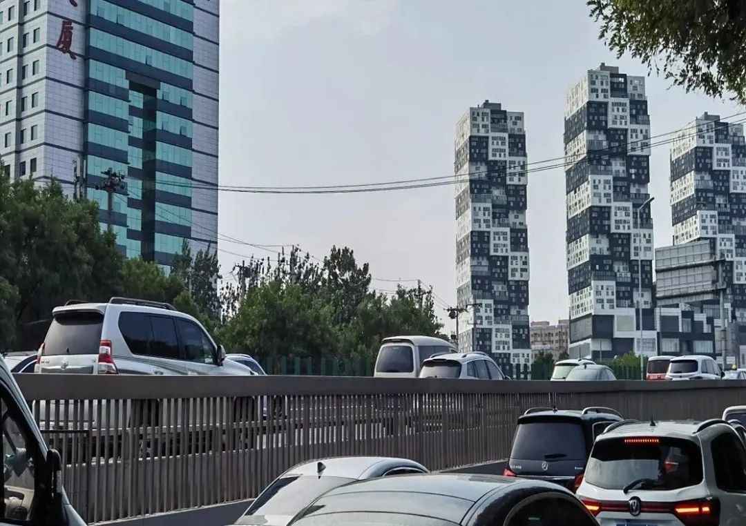 首都电力入地工程:隐藏电线,焕新城市! 首都电力入地工程:隐藏电线,焕新城市!