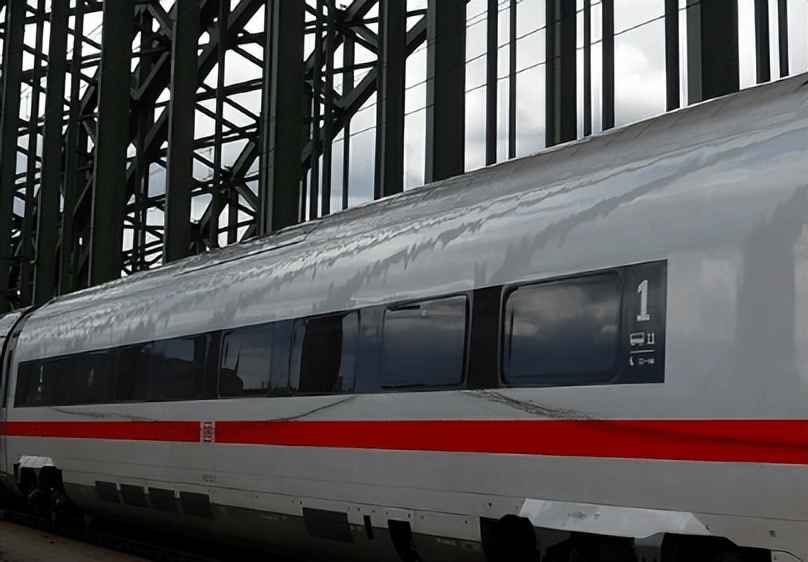 PVC夹芯电力管与结构泡沫：轻质高强多面手，多领域应用深度解读